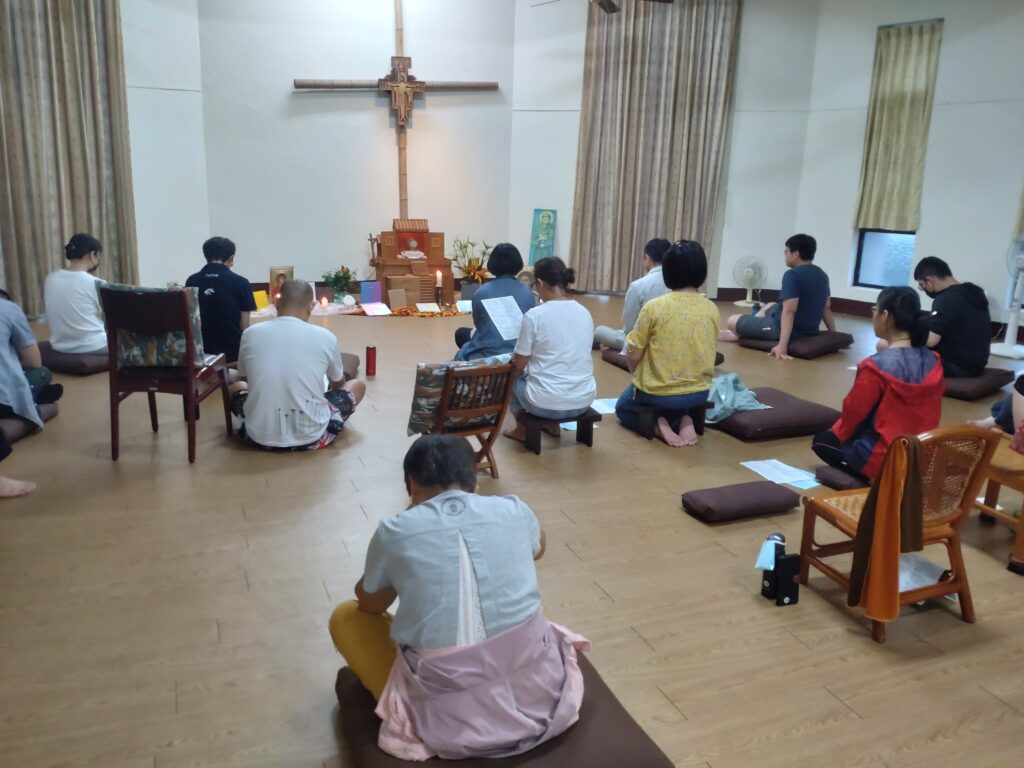 在靜謐中有主耶穌的臨在